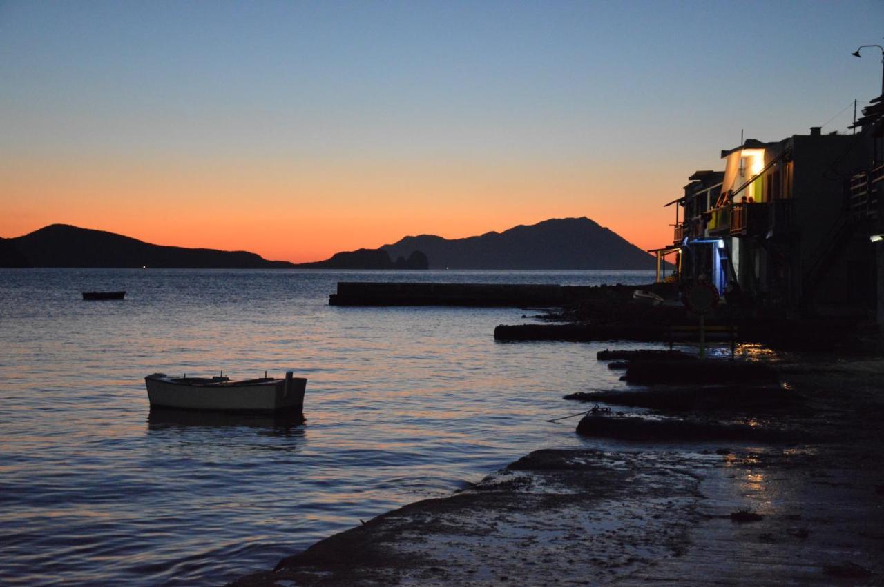 Captain's Boathouse, * Klima (Milos)