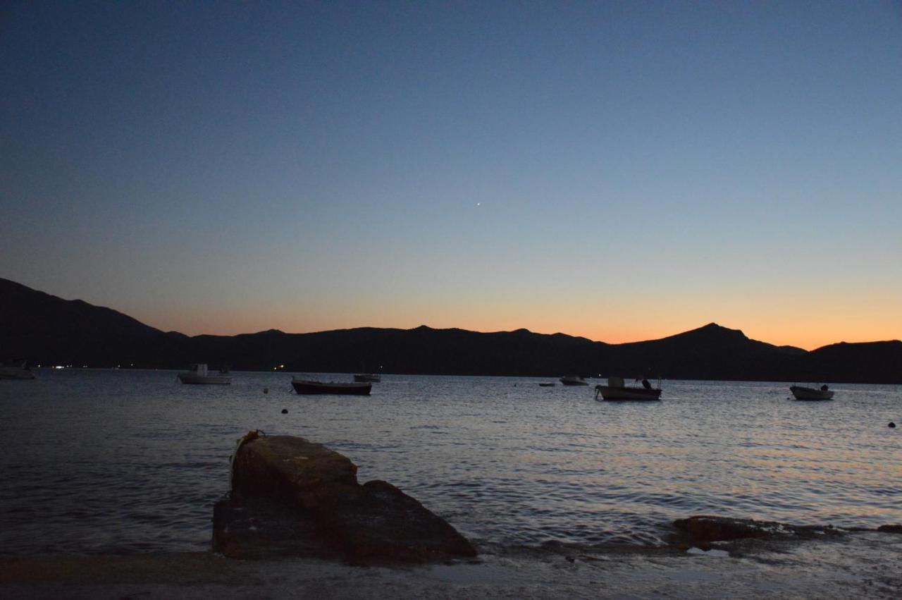Captain's Boathouse, * Klima (Milos)